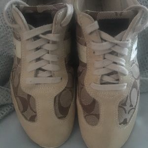 Coach sneakers Very Good Shape 👠